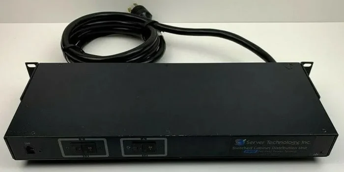 Servertech CW-8H1B413 | Switched CDU, PIPS (Per Inlet Power Sensing), 1U, 8 X Nema 5-20P Outlets, Input Amp Meter, 120V 30A